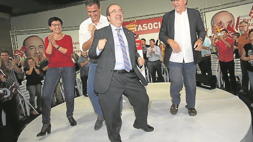 Miguel Iceta bailando